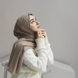 Buying Hijabs Wholesale: Save Money and Get Quality